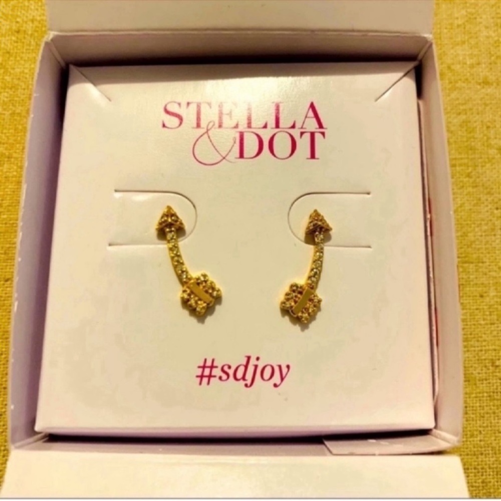 Stella & Dot | Ear Climbers | Arrow | Gold - Picture 9 of 10